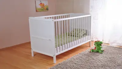 Babybett mit Matratze: Sicher & Geborgen