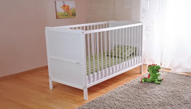 Babybett mit Matratze: Sicher & Geborgen